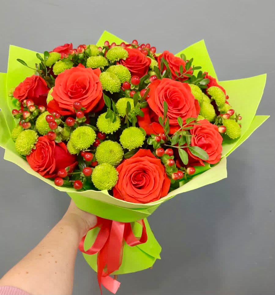 Букет цветов из: Хризантемы и Розы в Дивногорске