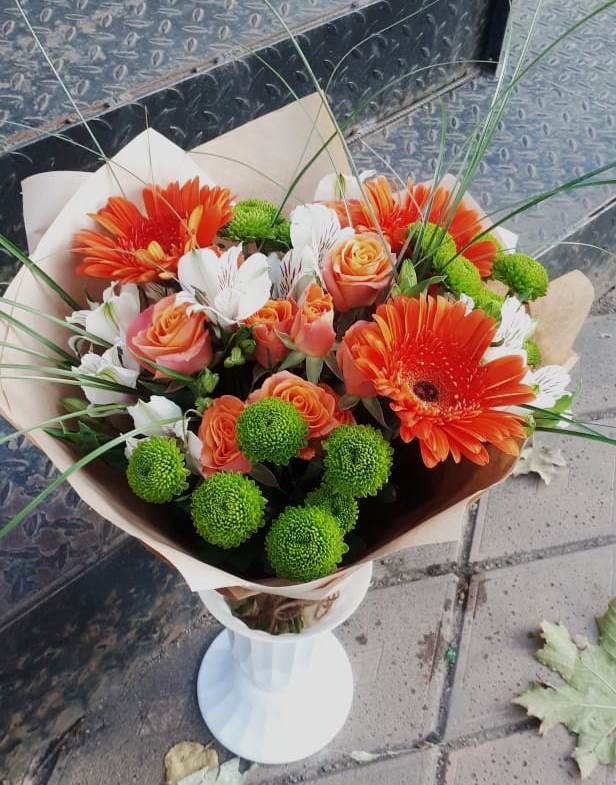 Букет цветов из: Герберы, Хризантемы, Альстромерии и Розы в Дивногорске