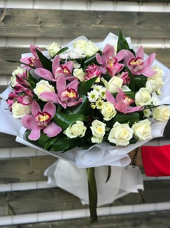Букет цветов из: Розы и Хризантемы в Дивногорске