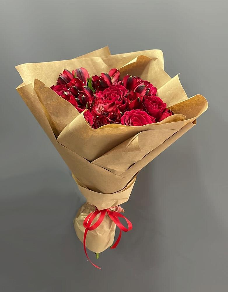 Букет цветов из: Альстромерии и Розы в Дивногорске