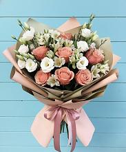 Букет цветов из:  Розы, Альстромерии и Лизиантусы в Дивногорске