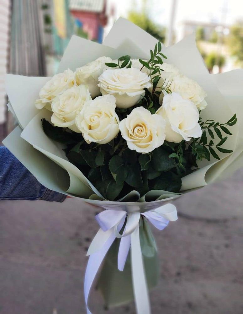 Букет Белые розы Проуд в Дивногорске