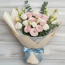 Букет цветов из:  Лизиантусы в Дивногорске