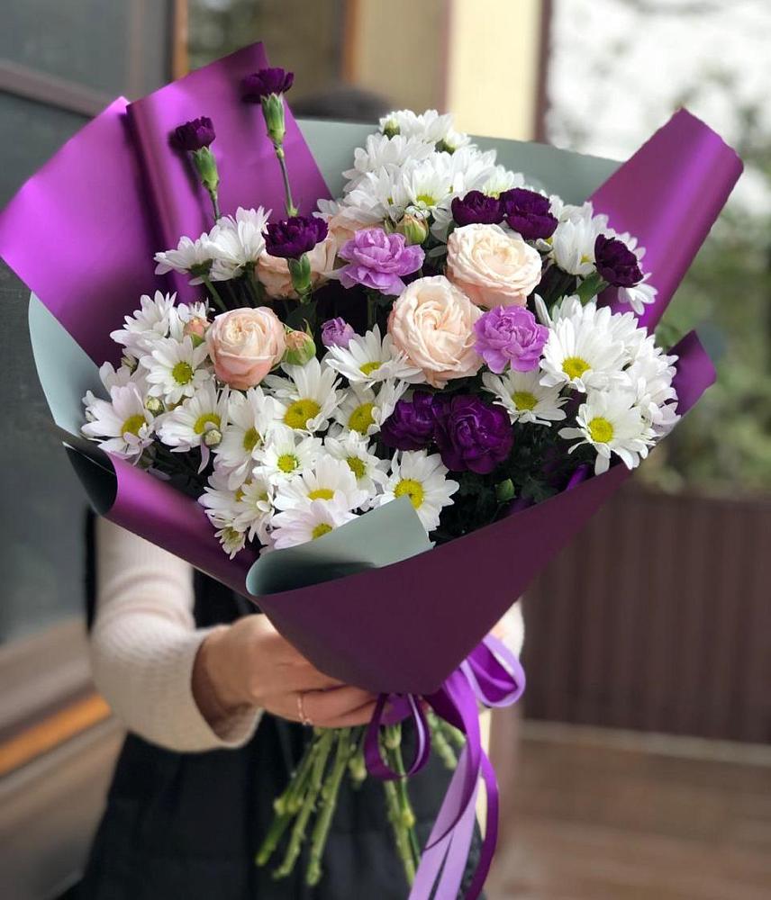 Букет цветов из: Хризантемы, Гвоздики и Розы в Дивногорске