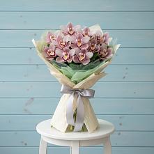Букет цветов из:  Орхидеи и Розы в Дивногорске