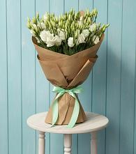 Букет цветов из:  Лизиантусы в Дивногорске