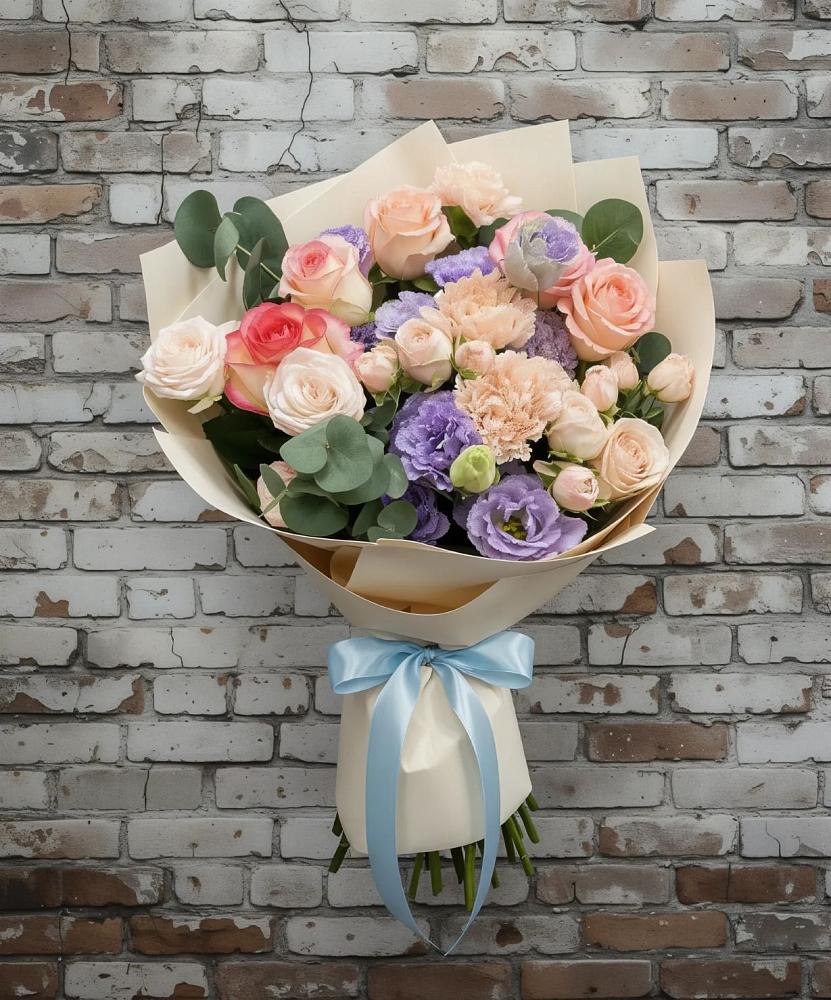 Букет цветов из: Розы, Лизиантусы и Гвоздики в Дивногорске