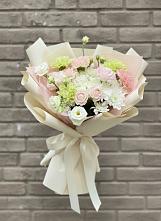 Букет цветов из:  Гвоздики, Розы, Лизиантусы и Хризантемы #REPLACE_PRED# Дивногорске