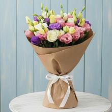 Букет цветов из:  Лизиантусы в Дивногорске
