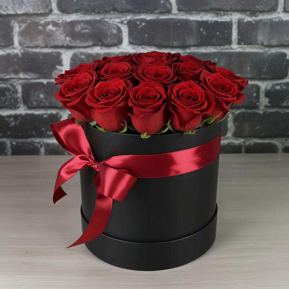 Цветочная композиция из Розы в шляпной коробке в Дивногорске