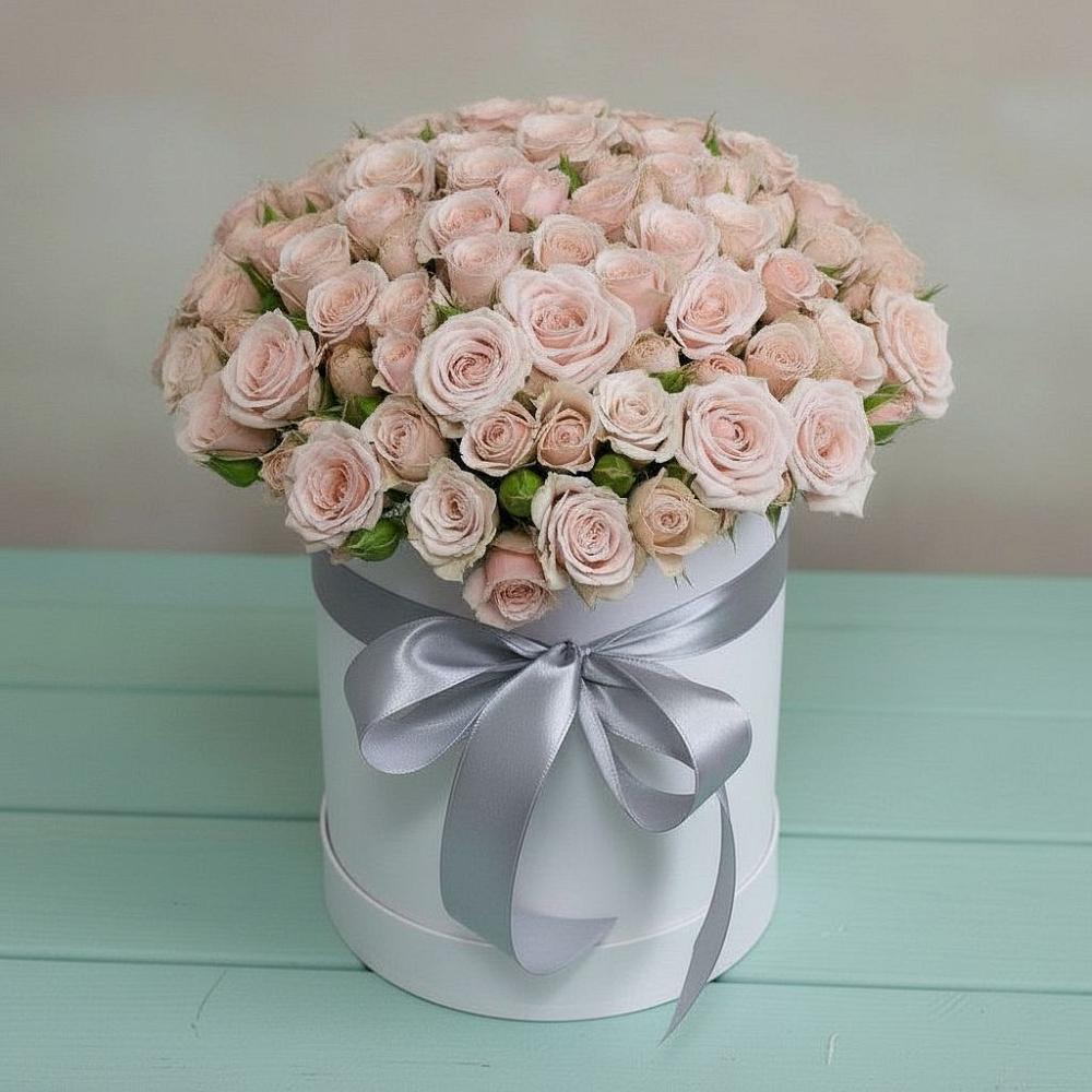 Цветочная композиция из Розы в шляпной коробке в Дивногорске